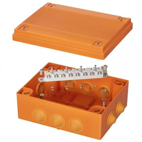 Фото коробка пластиковая fs с кабельными вводами и клеммниками ip55 150х110х70мм 12р 450v 6a 4кв.мм dkc fsb211204 DKC